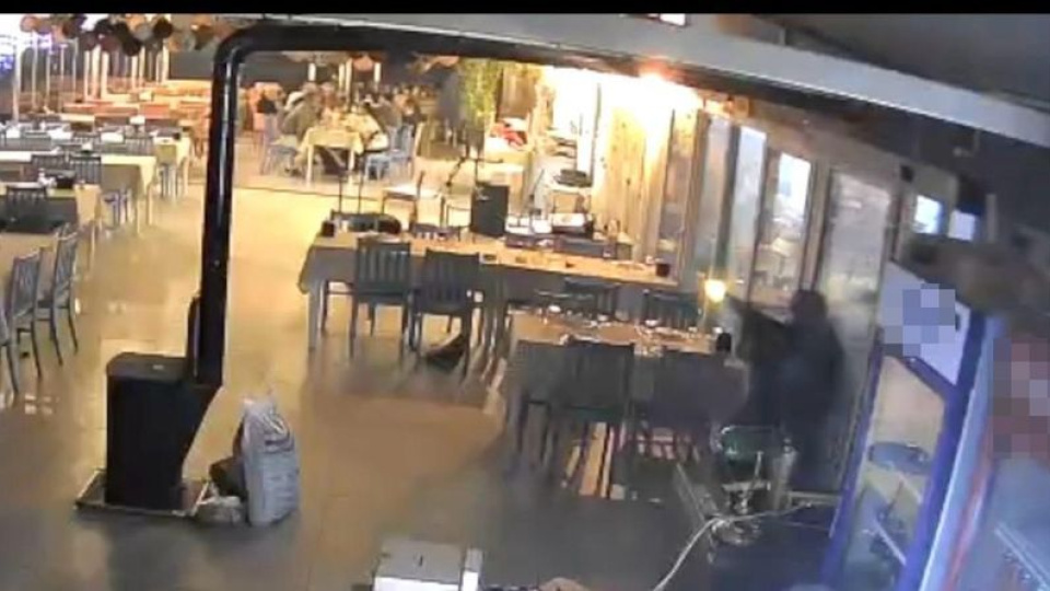 Restorana silahlı saldırı: 1 ölü, 3 yaralı
