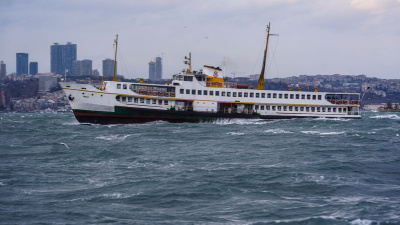 İstanbul'da deniz seferlerine lodos engeli!