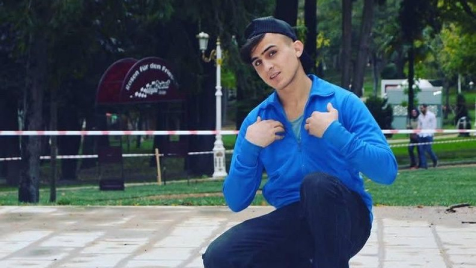 Kaldırımda arkadaşını beklerken canından oldu!