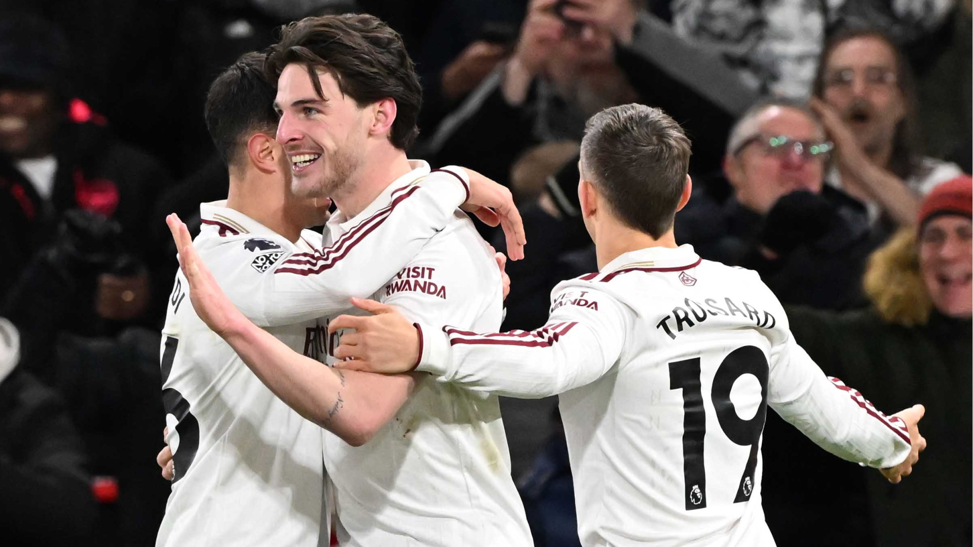 Arsenal Bournemouth'u 3-2 Devirdi: Premier Lig'de Üst Üste 5. Galibiyet!