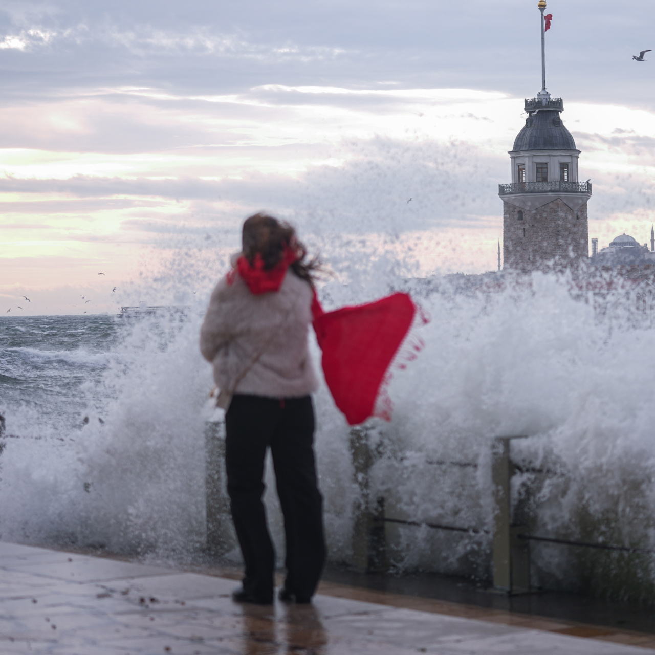 3 bölge için lodos ve kuvvetli sağanak uyarısı