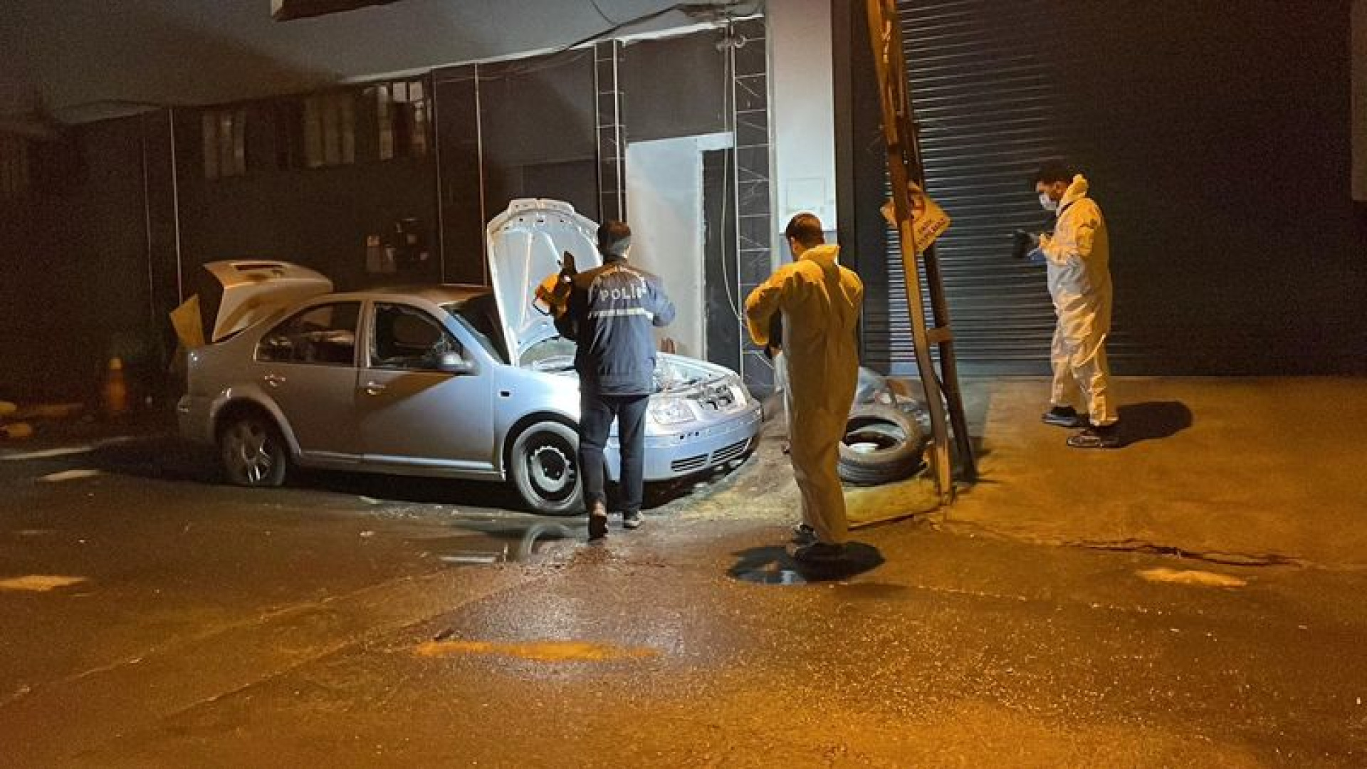 İstanbul Kağıthane'de Evsiz Kişi Isınmak İçin Bindiği Araçta Yangında Can Verdi