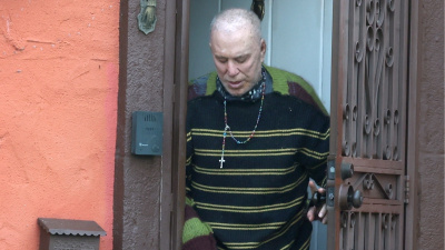 Ünlü oyuncu tanınmaz halde