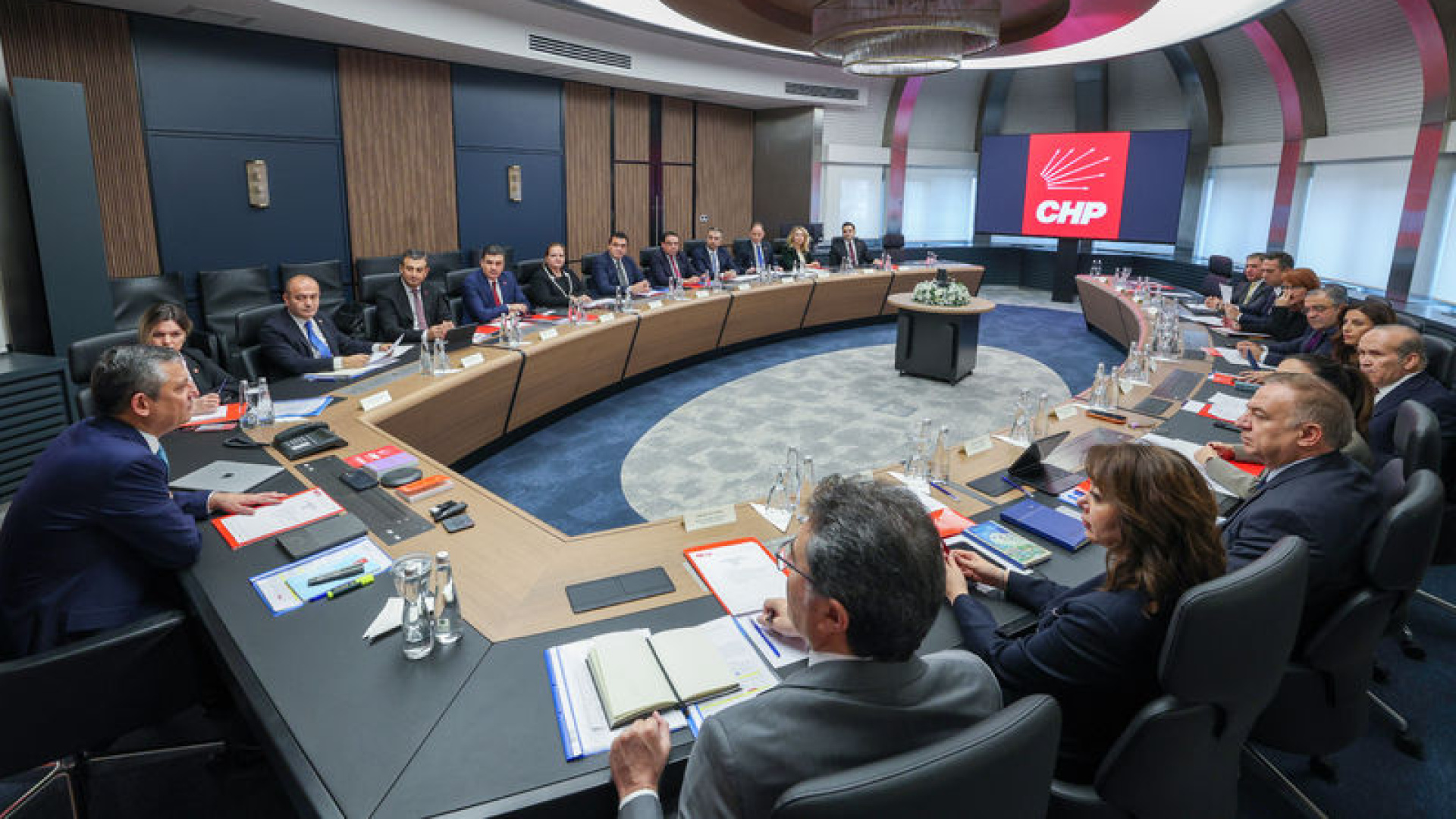 CHP'de Yoğun Hafta: MYK, PM ve İl Başkanları Toplantıları Başlıyor