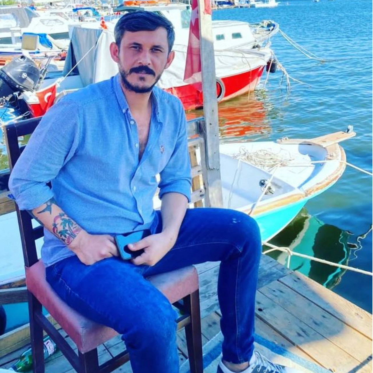 Otobüsü sollamak isterken canından oldu