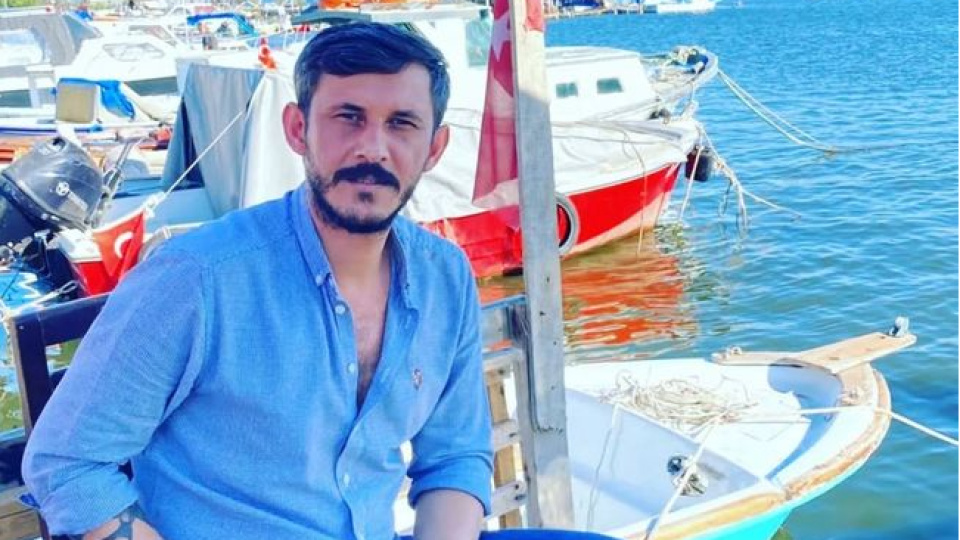 Otobüsü sollamak isterken canından oldu