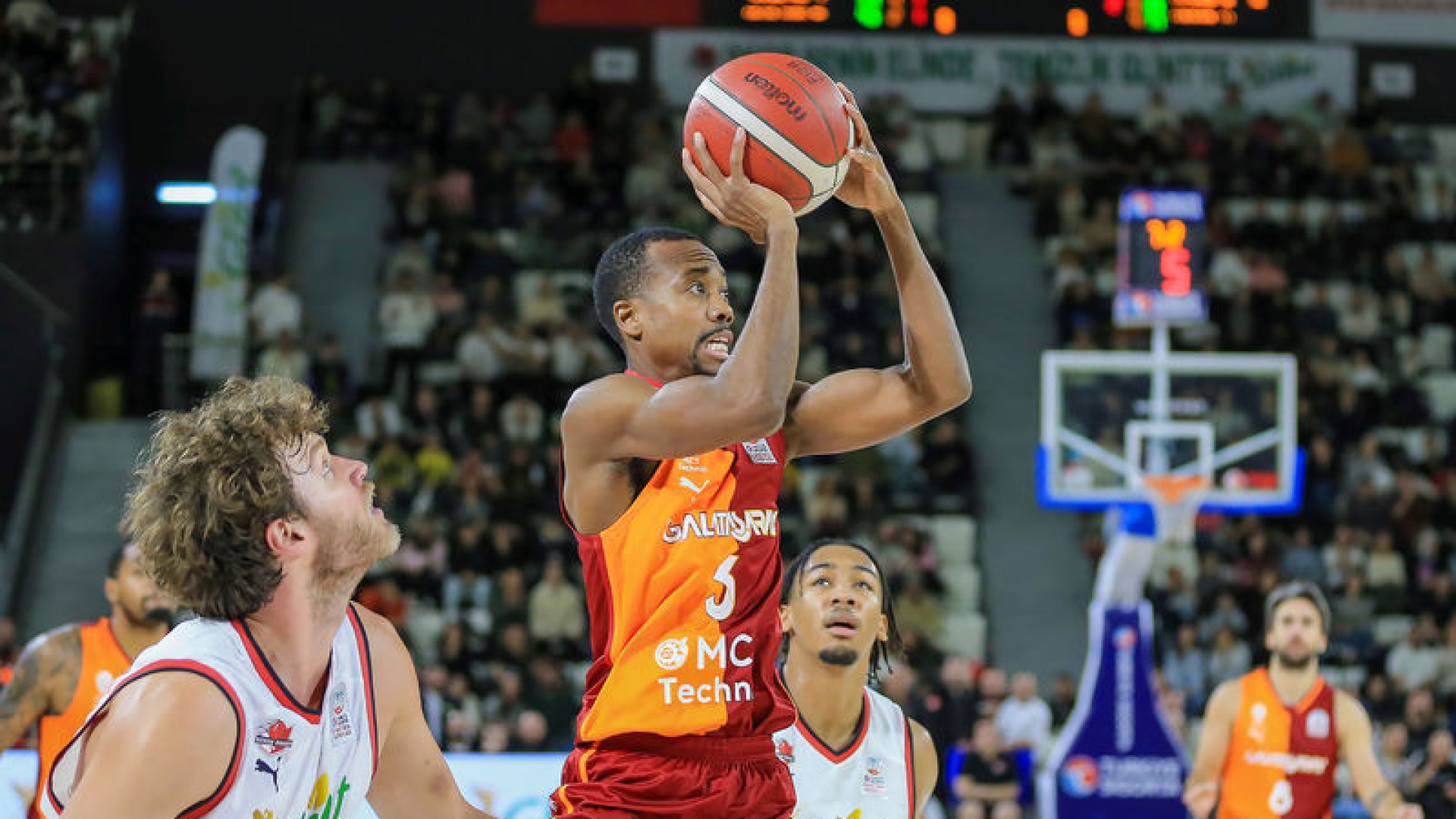Manisa Basket, Galatasaray MCT Technic'i 86-75 Mağlup Etti