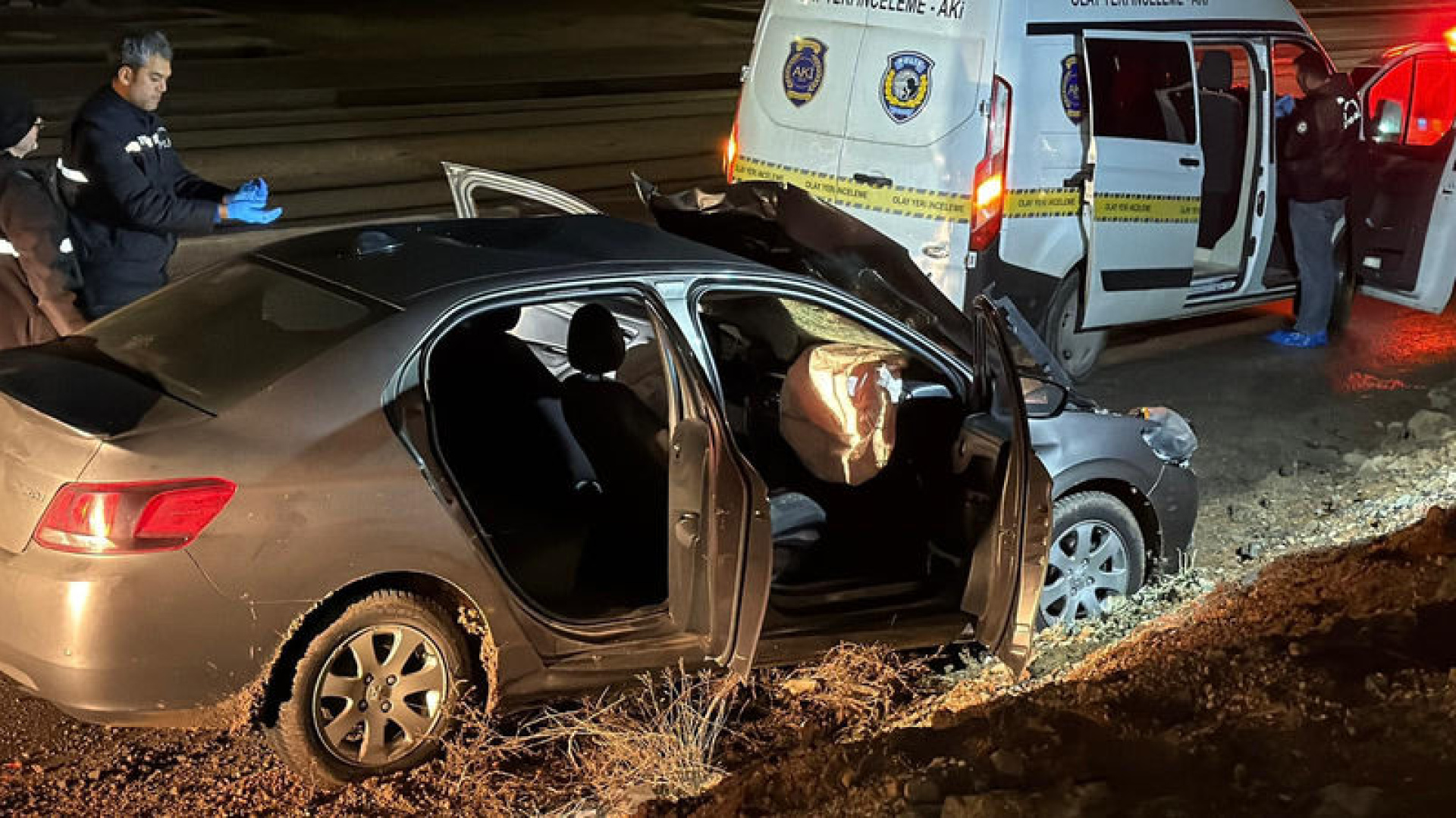 Eskişehir’de otomobil yayaların arasına daldı: 3 ölü