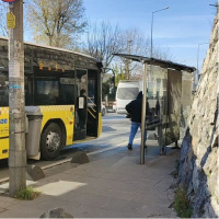 Bir aylık bebeği durağa bıraktılar... Anne ve anneanne için deport kararı!