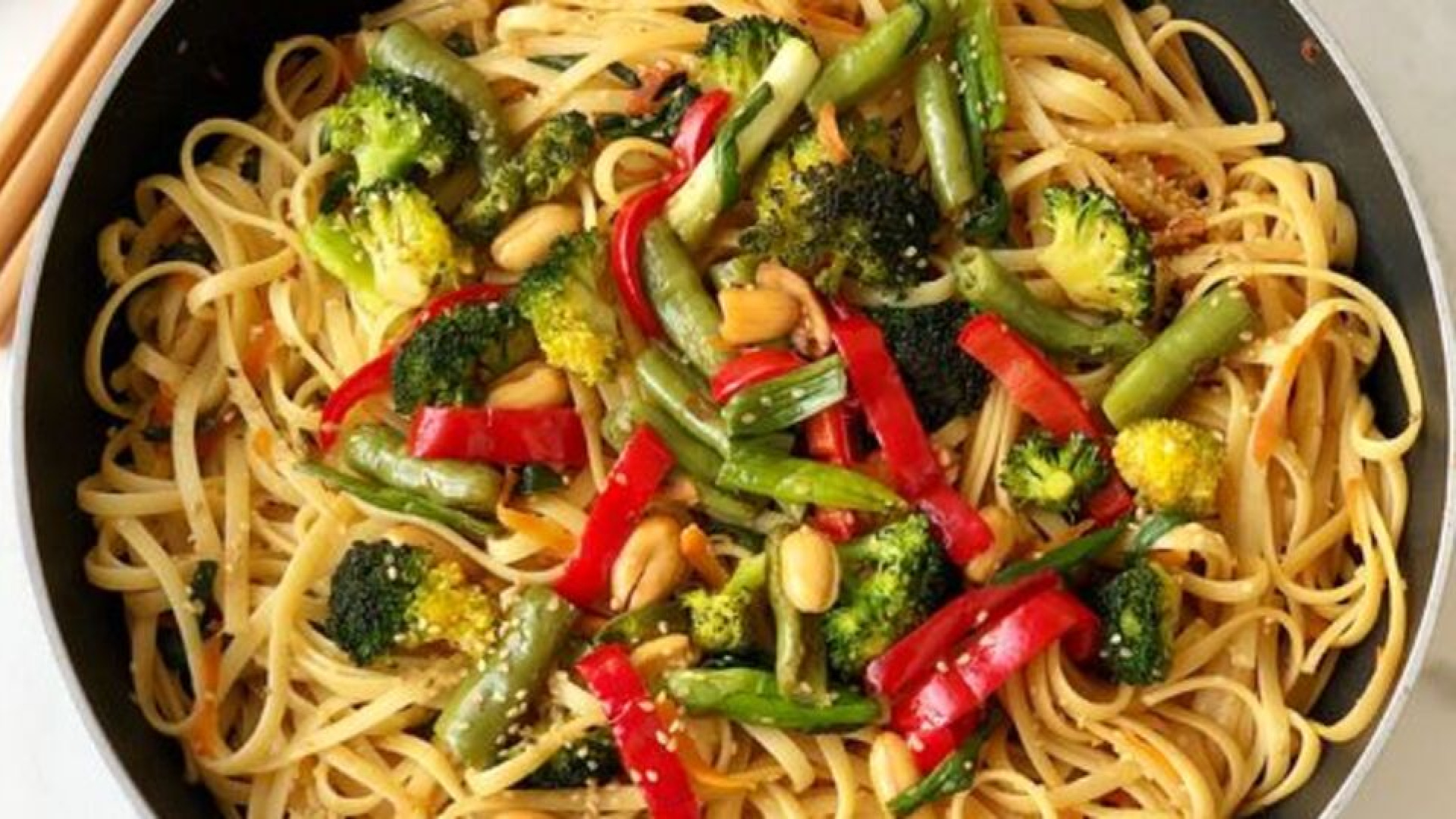 Sebzeli Erişte Tarifi: Sebzeli Erişte Nasıl Yapılır, Malzemeleri Neler? ymk