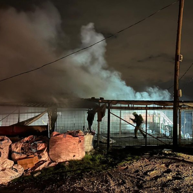 Sultangazi’de iki iş yerinde yangın