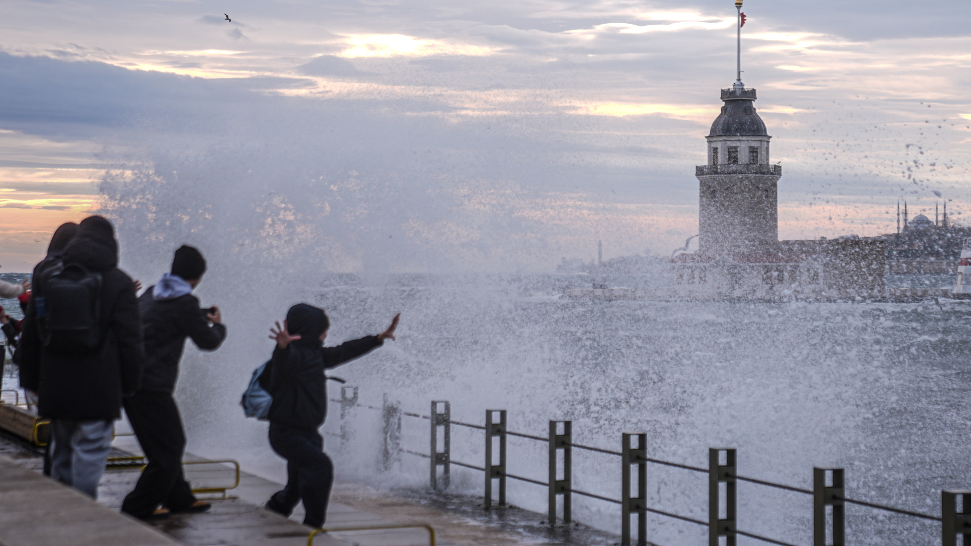 Son dakika: Meteoroloji'den lodos ve sağanak yağmur uyarısı! Bu bölgeler dikkat - 6 Ocak Hava Durumu | Son dakika haberleri