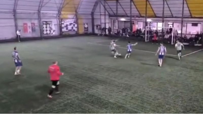 Futbolcuya hakemden hayati müdahale!