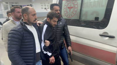 Yeğenini rehin aldı, ablasını bıçakladı!