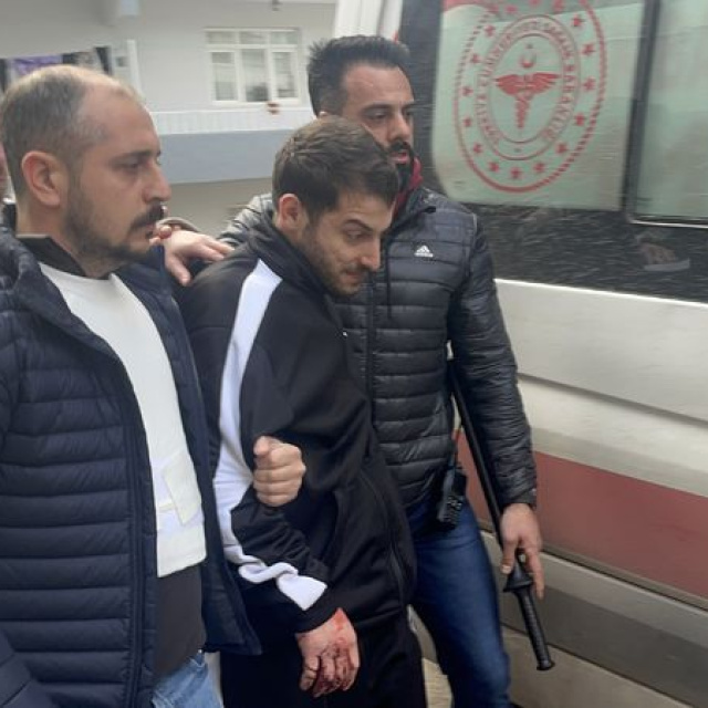 Yeğenini rehin aldı, ablasını bıçakladı!