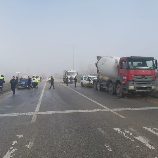 Ankara'da zincirleme kazalar: 5 yaralı