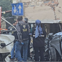 Beykoz'da kamyon dükkana girdi