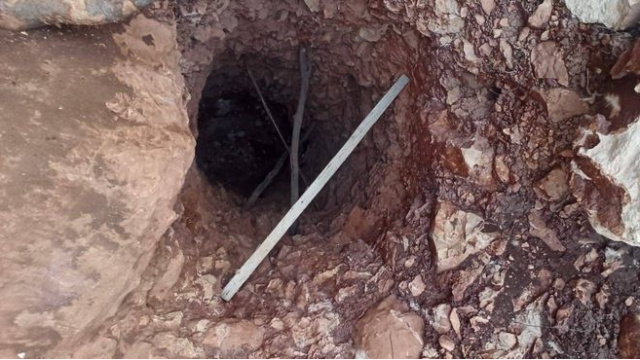 Define ararken patlama! 2 yaralı