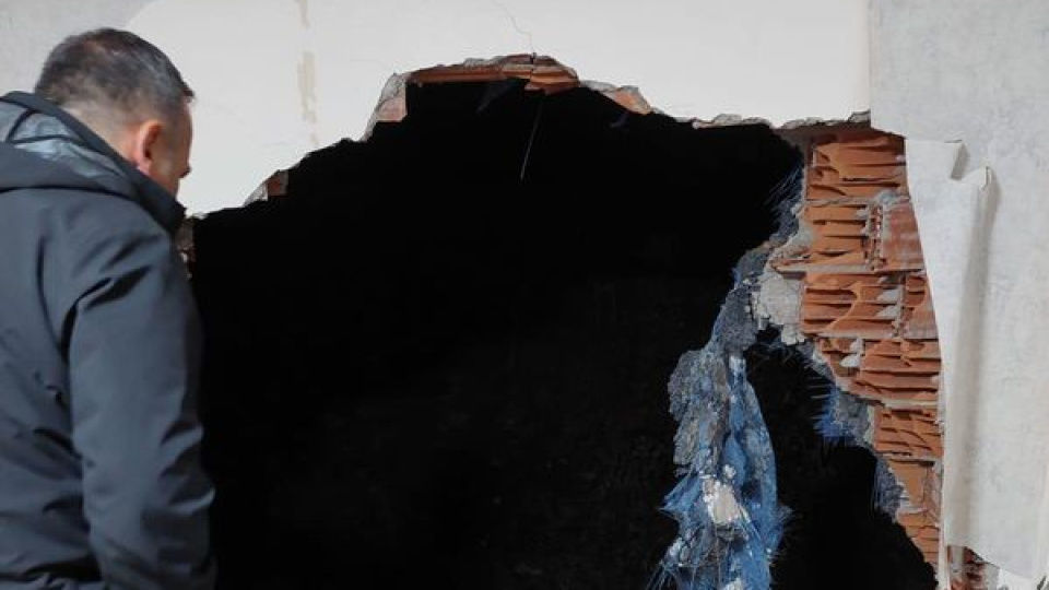 Trabzon'da toprak kayması: 6 katlı bina tahliye edildi