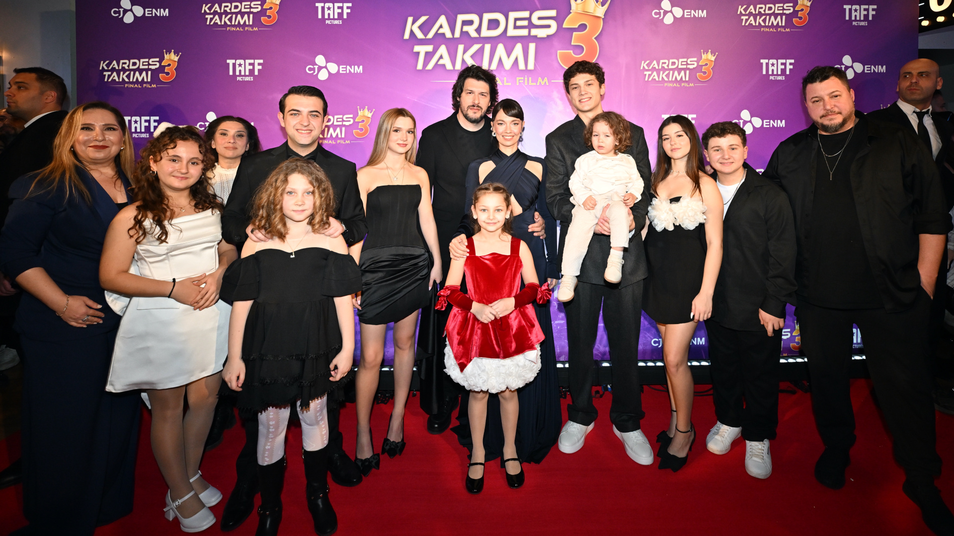 'Kardeş Takımı 3: Zamanda Yolculuk'ta buluştular