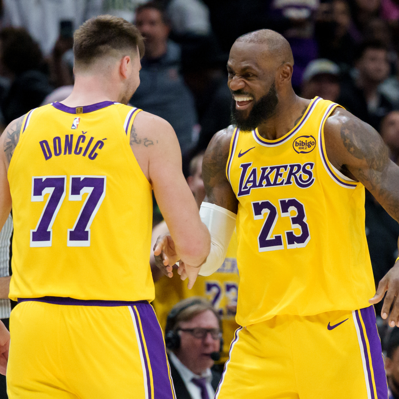 James ve Doncic, Lakers'ı galibiyete taşıdı