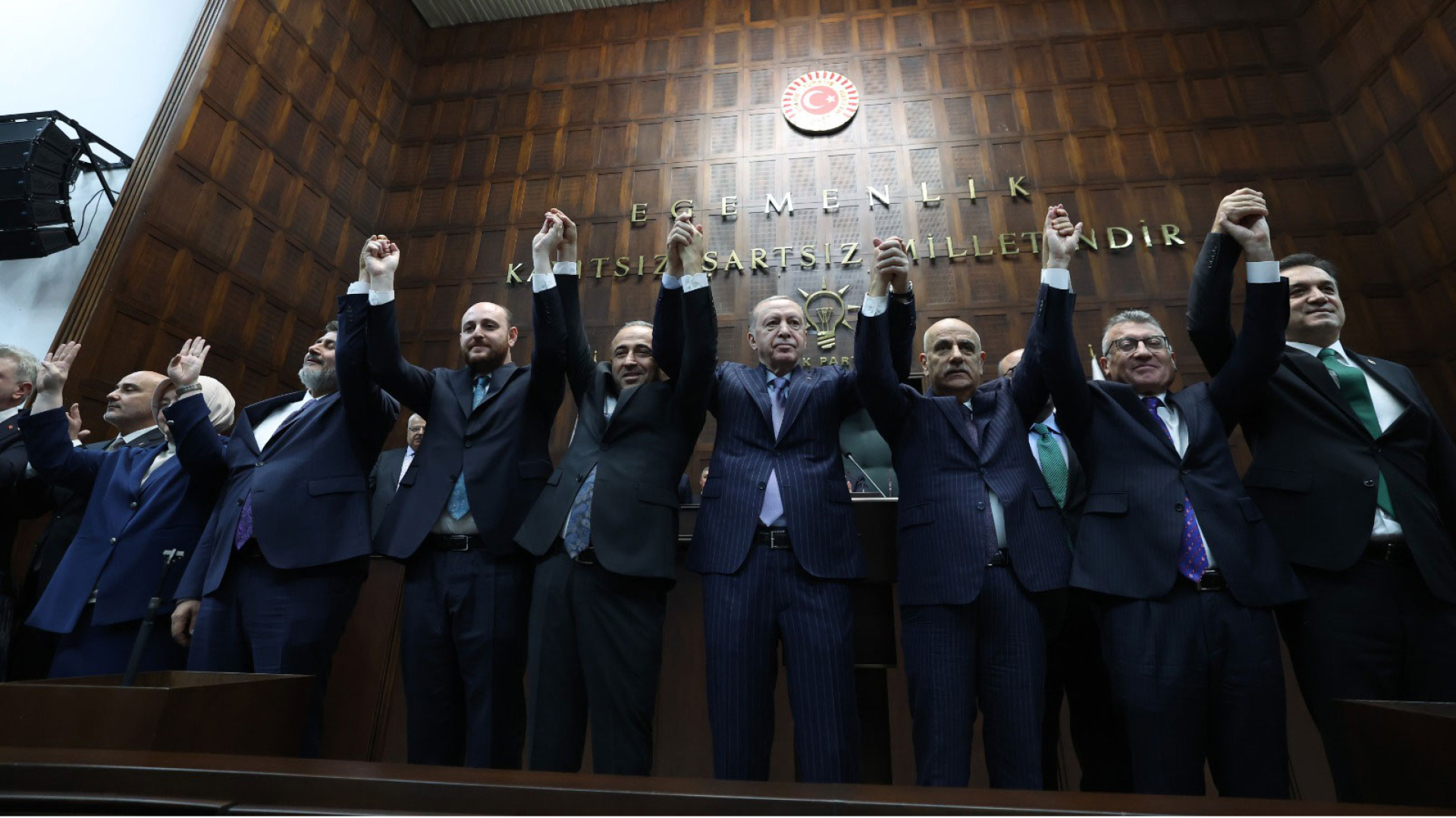 Üç milletvekili AK Partili oldu: AK Parti'ye geçen milletvekilleri kim | SON DAKİKA HABERİ | Son dakika haberleri