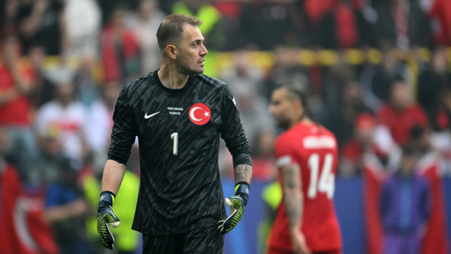 Mert Günok Fenerbahçe'de: 2.5 yıllık imza!