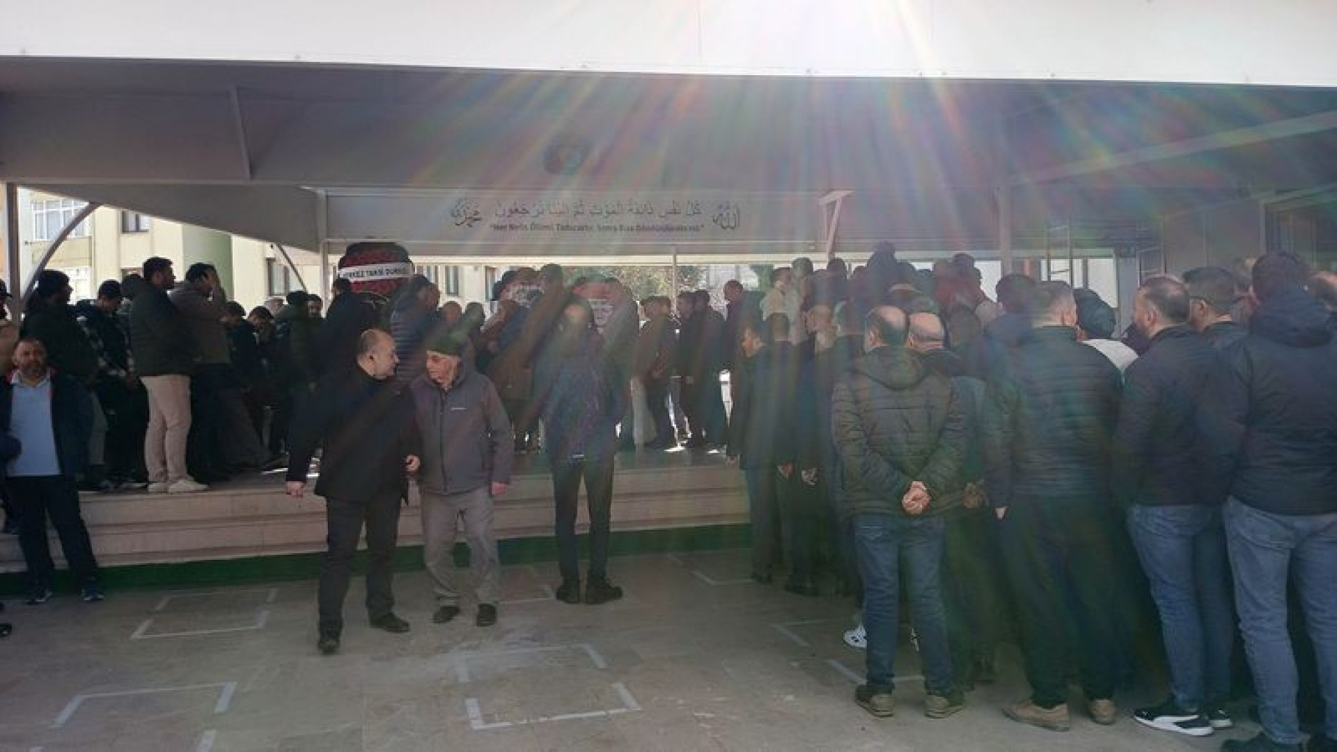 Son dakika: Kocaeli'de devrilen forkliftin altında kalan işçi son yolculuğuna uğurlandı | Son dakika haberleri