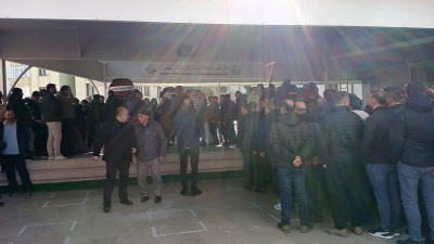 Forkliftin altında kalan işçi can verdi