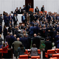 Kadın vekiller kolları sıvadı