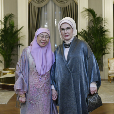 Lider eşlerinden kültür ziyareti