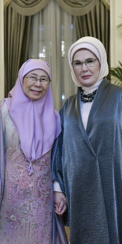 Lider eşlerinden kültür ziyareti