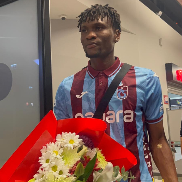 Chibuike Nwaiwu'ya Trabzon’da coşkulu karşılama!
