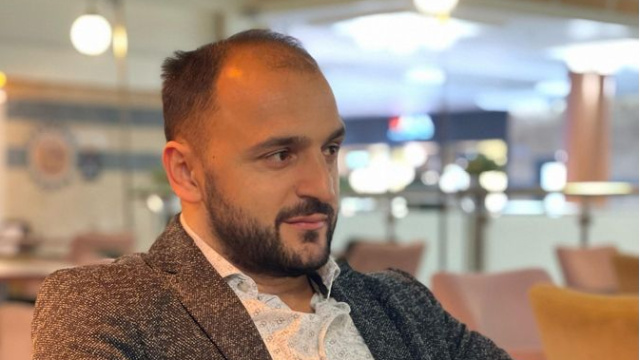 Eski belediye başkan yardımcısı bıçaklı saldırıda öldürüldü