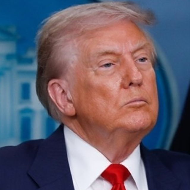 Trump, Petro ile telefonda görüştü