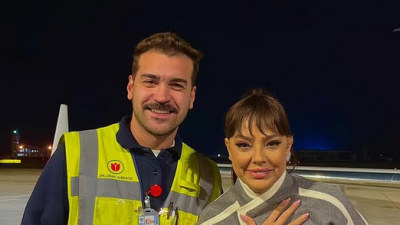 Hayranını kırmadı: Yüzü dikkat çekti