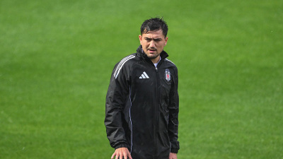 Cengiz Ünder sahaya indi!