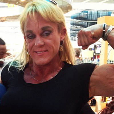 Evinde ölü bulundu