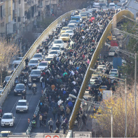 İran'da protestolar birçok kentte sürüyor