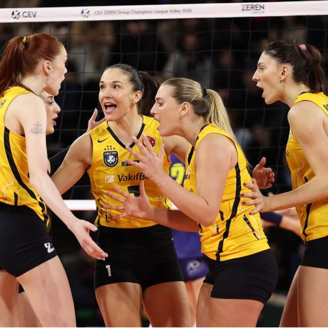 VakıfBank, CEV'de 3'te 3 yaptı!