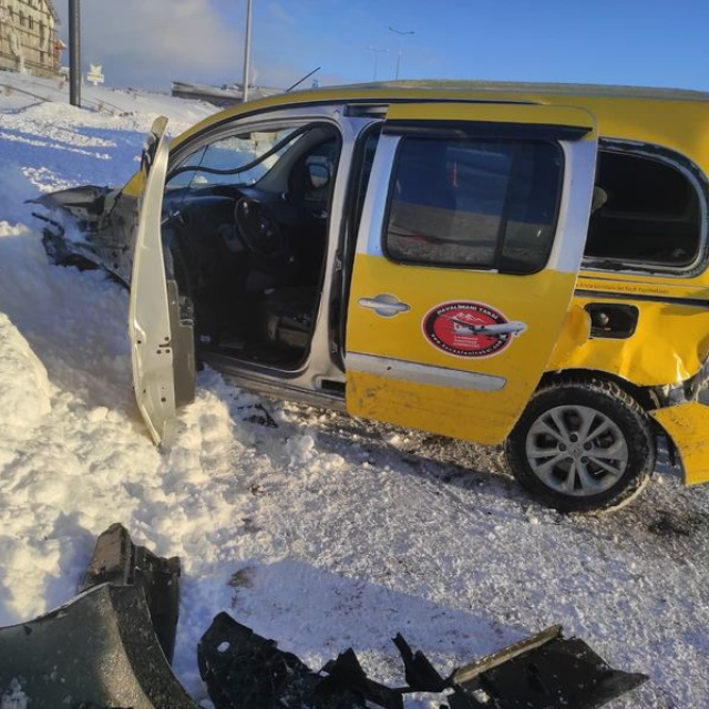 Kayseri'de trafik kazası: 16 yaralı