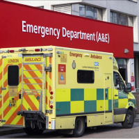 İngiltere'de hastaneye yatışlarda artış