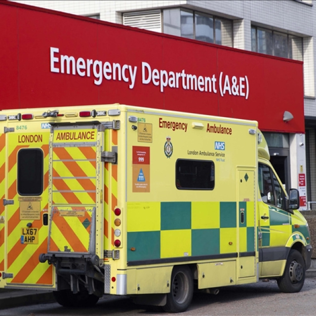 İngiltere'de hastaneye yatışlarda artış