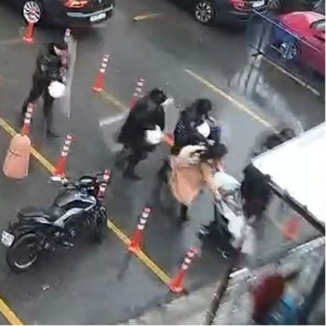 Pusetteki bebeğe fırtına kalkanı