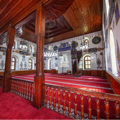 Ahşap motifleriyle göz kamaştırıyor