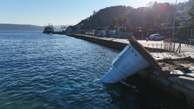 Sarıyer'de deniz feneri yıkıldı