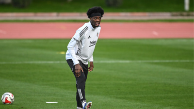 Beşiktaş açıkladı: Abraham kamptan ayrıldı!