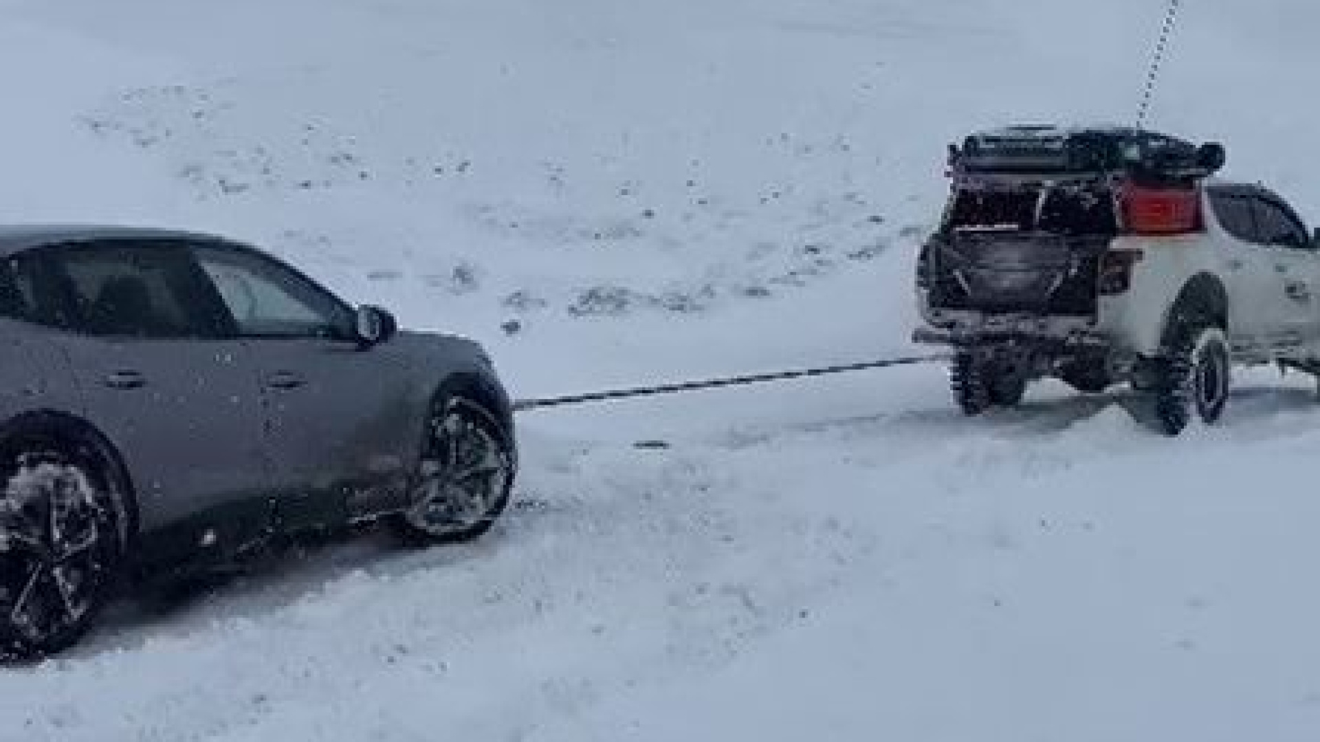 Son dakika: Yolda mahsur kalan sürücüyü Off- Road ekibi kurtardı | Son dakika haberleri