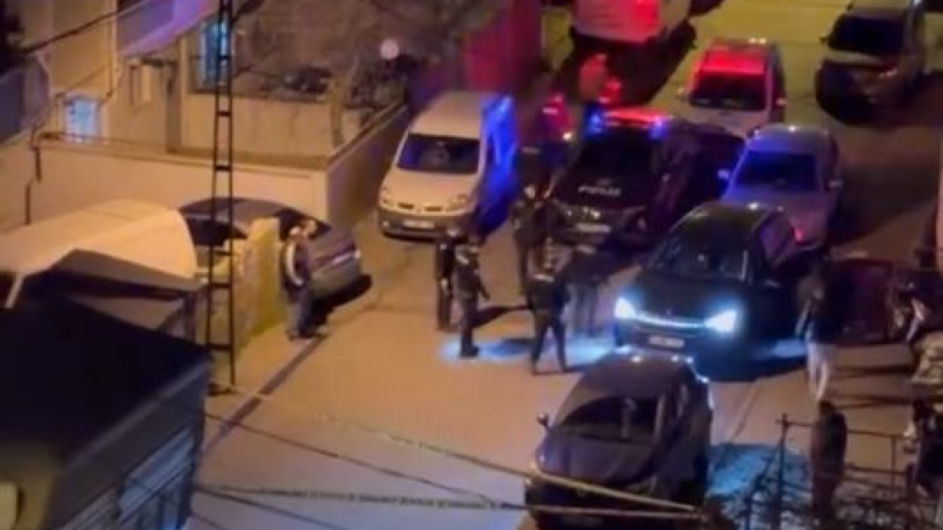 Son dakika: İstanbul'da firari hükümlü, husumetlisini evinin önünde silahla öldürdü | Son dakika haberleri