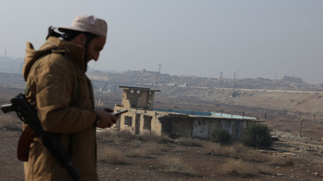 Halep'in ortasına kanton barikatı kurmak...